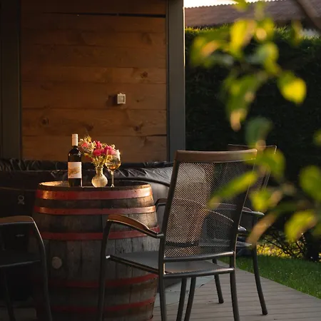 Rooms&vinery Bregovi - Sobe In Vinska Klet Bregovi Bed and breakfast Dobravlje