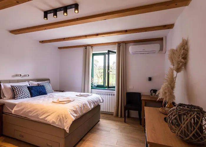 Rooms&vinery Bregovi - Sobe In Vinska Klet Bregovi فندق مبيت وإفطار 3*